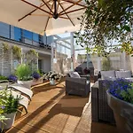 Elegante & Jacuzzi - Adults Only Aparthotel 4*