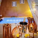 Aparthotel Elegante & Jacuzzi - Adults Only 4*
