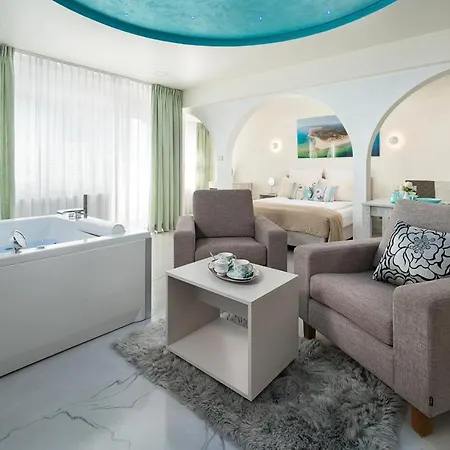 Elegante & Jacuzzi - Adults Only Apart-hotel 4*