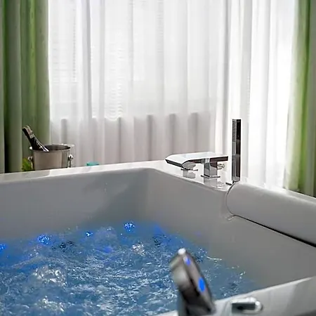 Ξενοδοχείο με διαμερίσματα Elegante & Jacuzzi - Adults Only Władysławowo