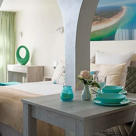 Apartmanhotel Elegante & Jacuzzi - Adults Only 4*