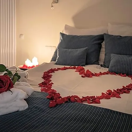 Elegante & Jacuzzi - Adults Only Apartmanhotel 4*