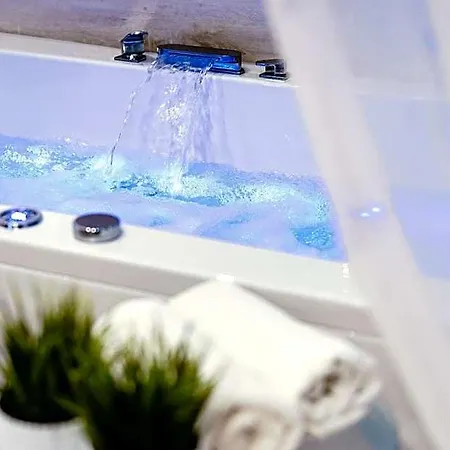 Elegante & Jacuzzi - Adults Only 아파트호텔 Władysławowo